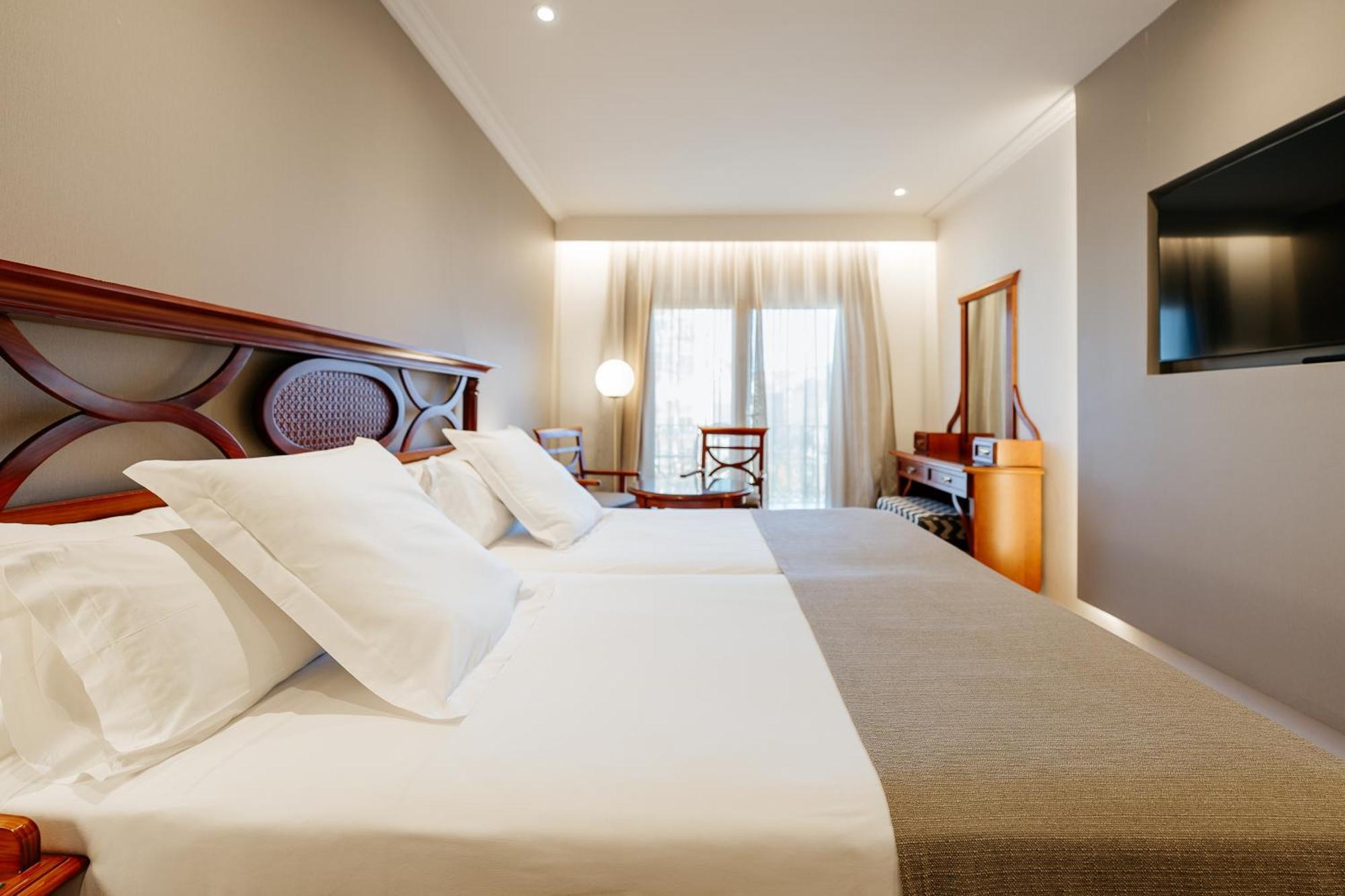 Hotel Reveron Plaza ลอส กริสเตียนอส ภายนอก รูปภาพ