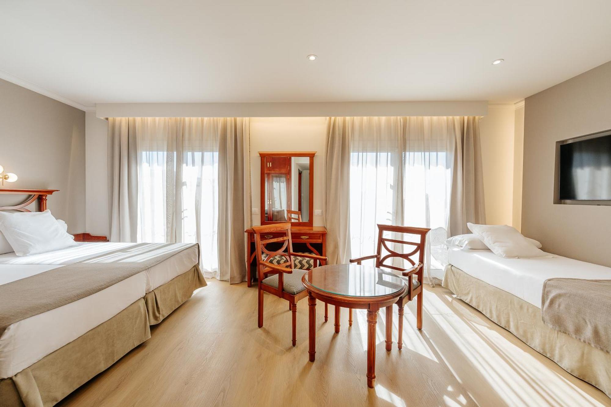 Hotel Reveron Plaza ลอส กริสเตียนอส ภายนอก รูปภาพ