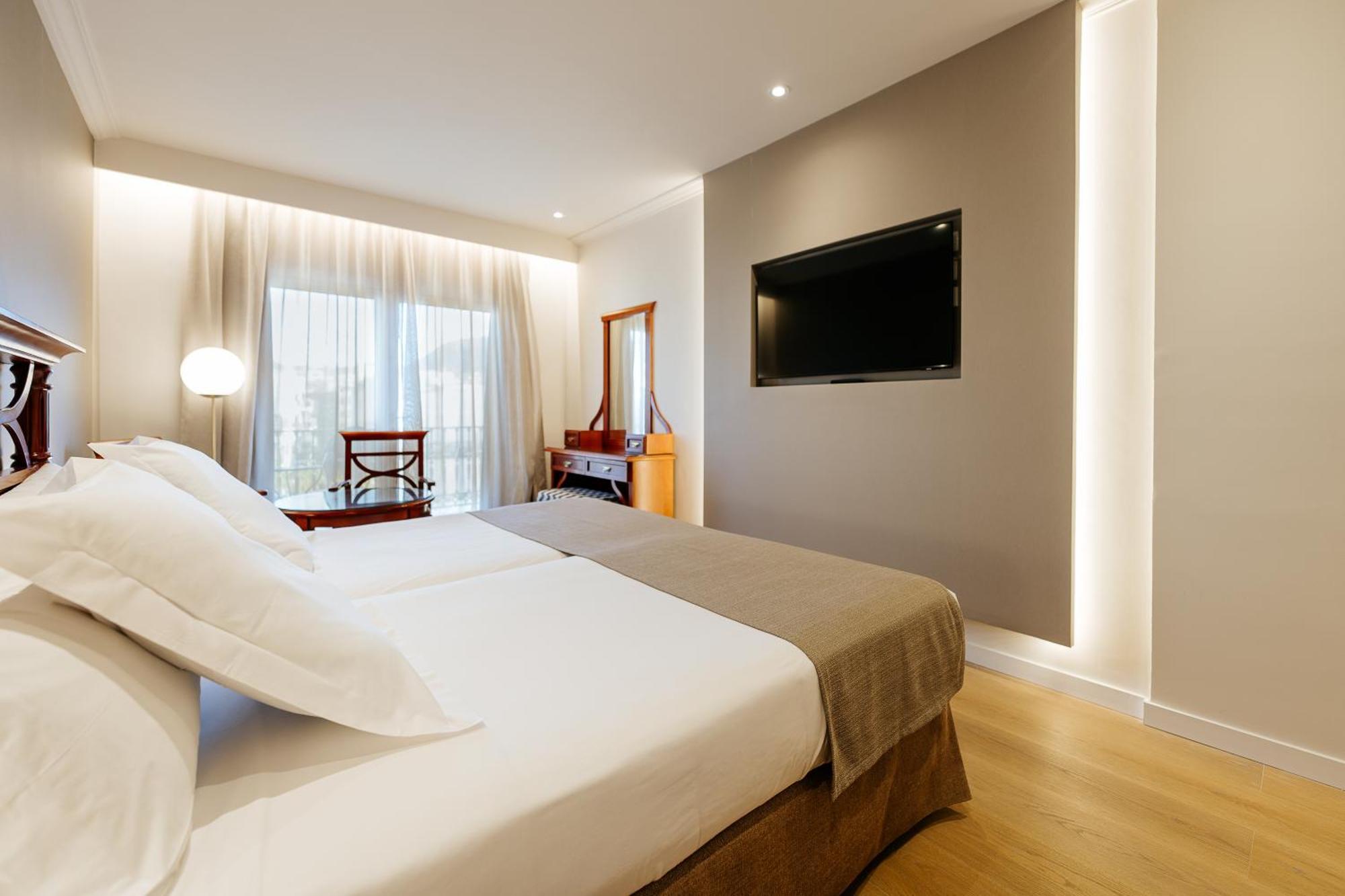 Hotel Reveron Plaza ลอส กริสเตียนอส ภายนอก รูปภาพ