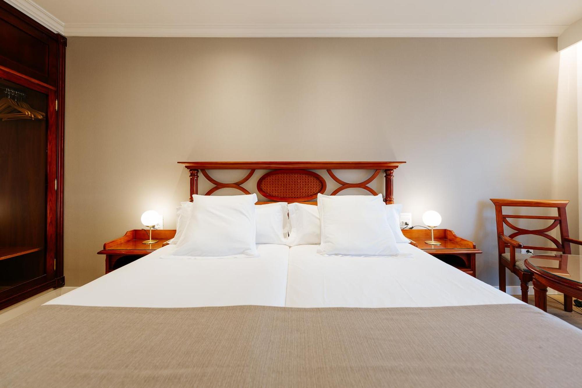 Hotel Reveron Plaza ลอส กริสเตียนอส ภายนอก รูปภาพ