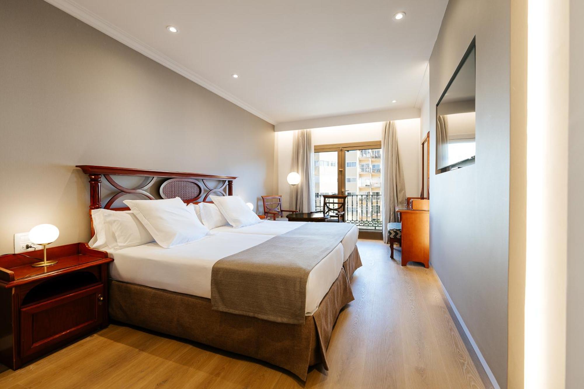 Hotel Reveron Plaza ลอส กริสเตียนอส ภายนอก รูปภาพ