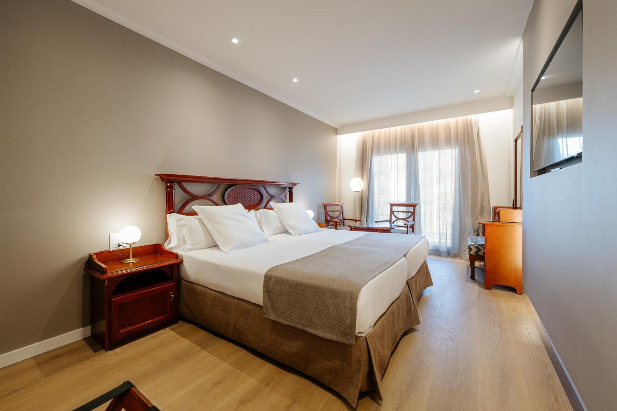 Hotel Reveron Plaza ลอส กริสเตียนอส ภายนอก รูปภาพ